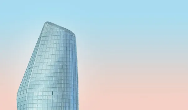 مبنى حديث وتصميم معماري ضمن العقارات المعروضة للبيع